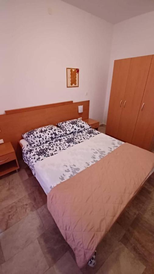 Apartments Senka Orebić Zewnętrze zdjęcie